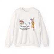 Sweatshirt — "Oma weiß alles" Funny German Grandma Crewneck - Image 2