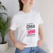 Grandma Announcement Tee — "Ich werde OMA genannt weil ich viel zu cool bin" Frenchie Grandma Gift - Image 3