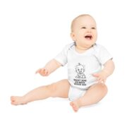 Baby Bodysuit "Nackt sehe ich noch besser aus" — Organic Short Sleeve Baby Onesie, Cute German Baby Gift - Image 2