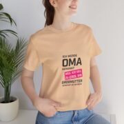 Grandma Announcement Tee — "Ich werde OMA genannt weil ich viel zu cool bin" Frenchie Grandma Gift - Image 24