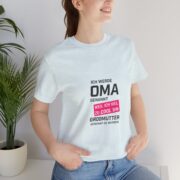 Grandma Announcement Tee — "Ich werde OMA genannt weil ich viel zu cool bin" Frenchie Grandma Gift - Image 36